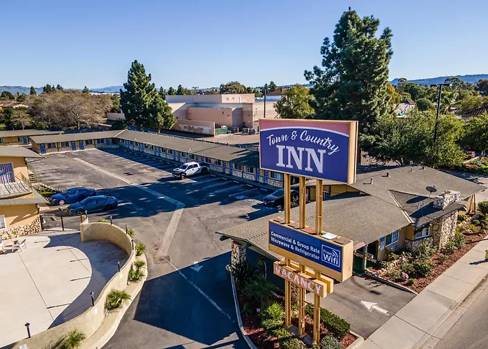 Town And Country Inn