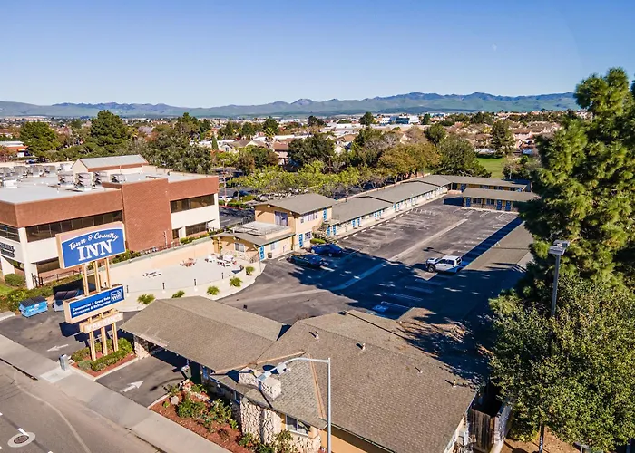 Town And Country Inn
