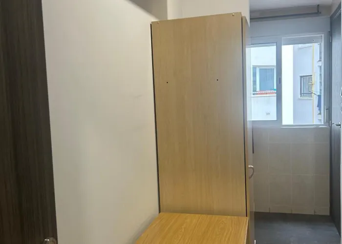 Pensión LF - No Fumadores - Habitaciones Con Baño Privado - Sin Ascensor