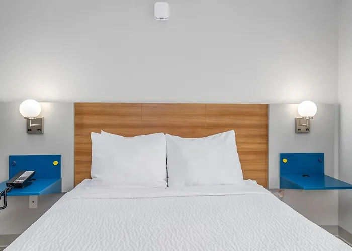 Microtel Inn & Suites By Wyndham Montgomery