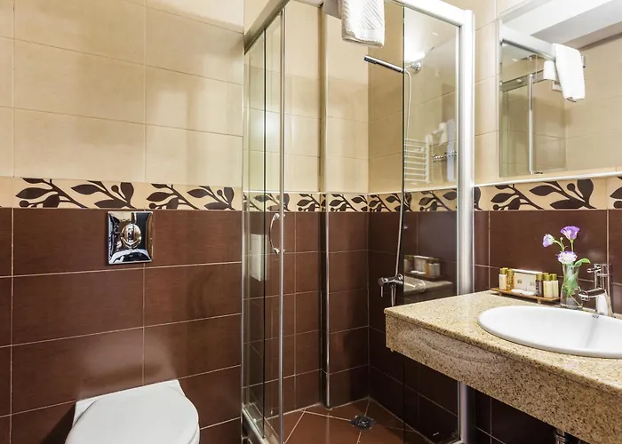 City Avenue Hotel