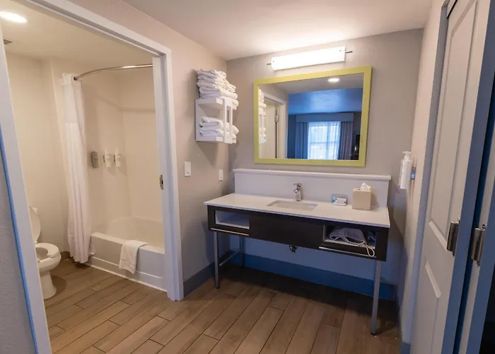 Hampton Inn & Suites-Florence Downtown