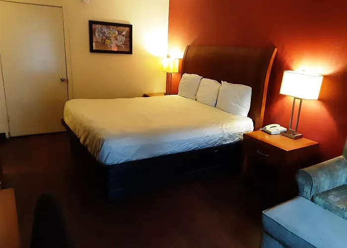Econo Lodge Inn & Suites Griffin North
