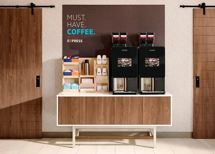 Holiday Inn Express & Suites Alpharetta By Ihg
