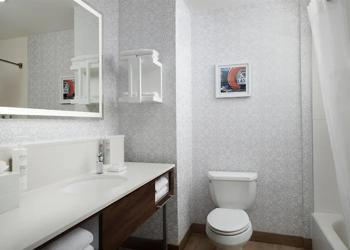 Hampton Inn & Suites