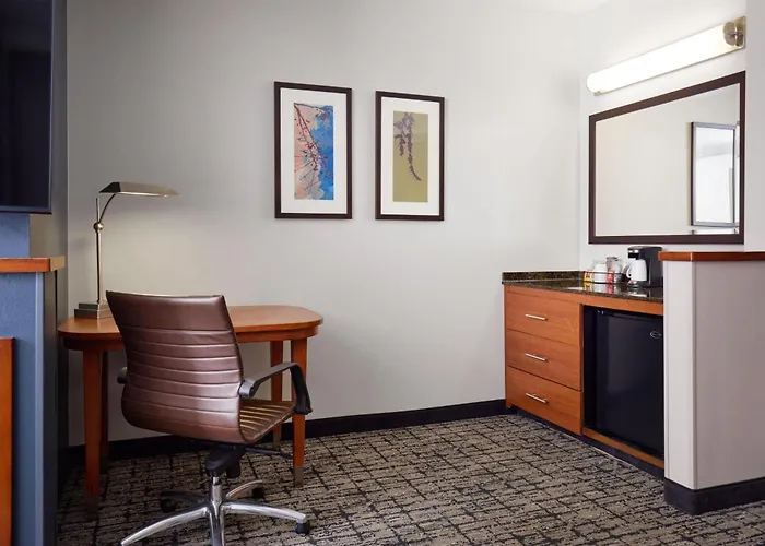 Hyatt Place Downtown / The Gateway