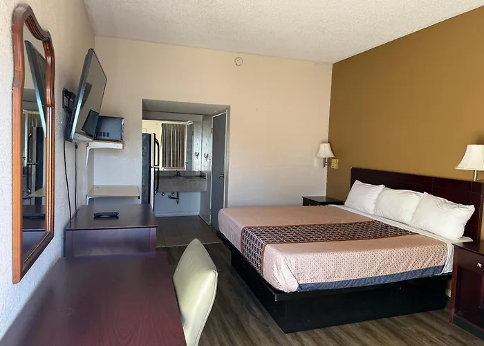 Budgetel Inn And Suites- Fort Gordon