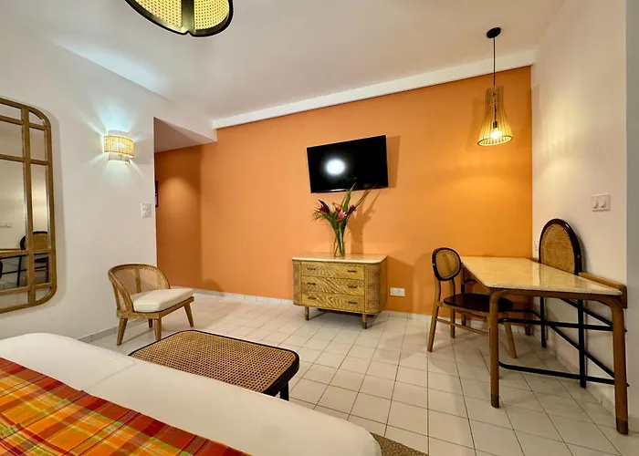 Résidence Le Vallon Guadeloupe Parc Piscine Appartements&Studios&Services hôteliers à la carte