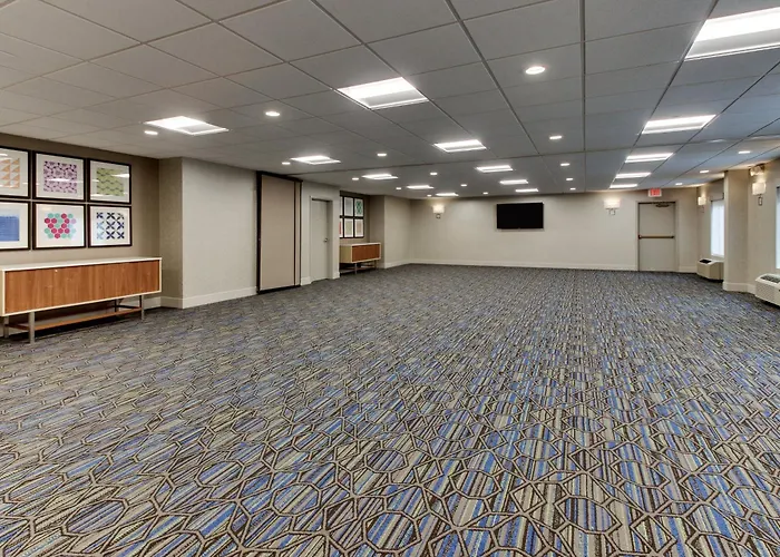 Holiday Inn Express Hotel & Suites - Atlanta/Emory University Area By Ihg