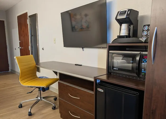 Microtel Inn & Suites By Wyndham Wheeling At The Highlands