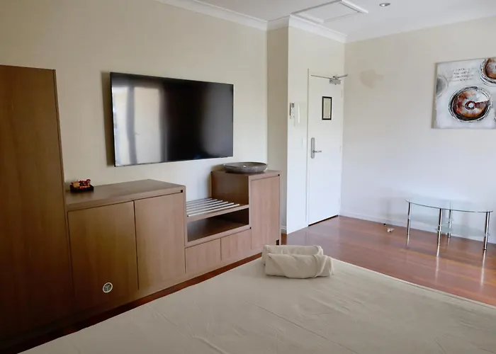 The Australian Hotel Motel