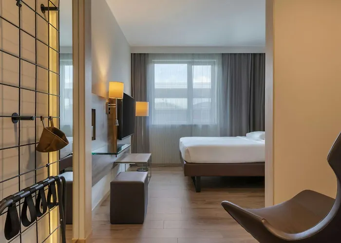 Moxy Milan Malpensa Airport Hotel Case Nuove 