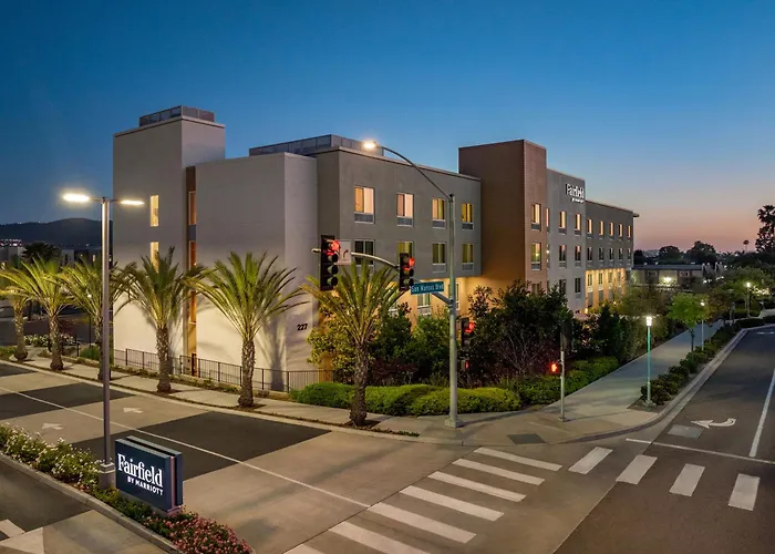 Fairfield Inn & Suites By Marriott San Diego North/