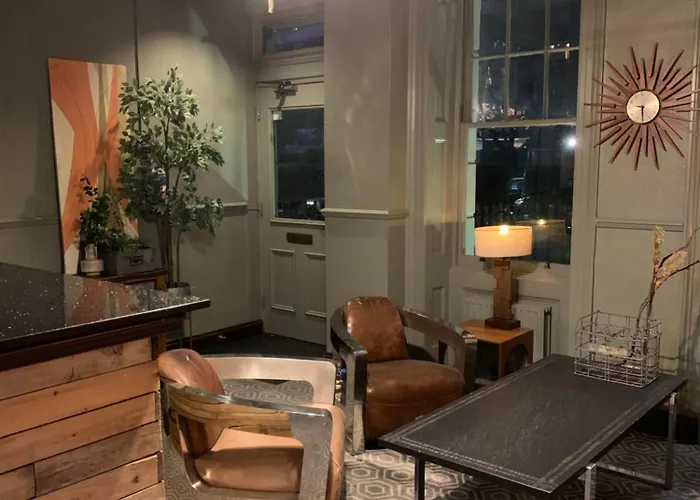Four Stars Hotel