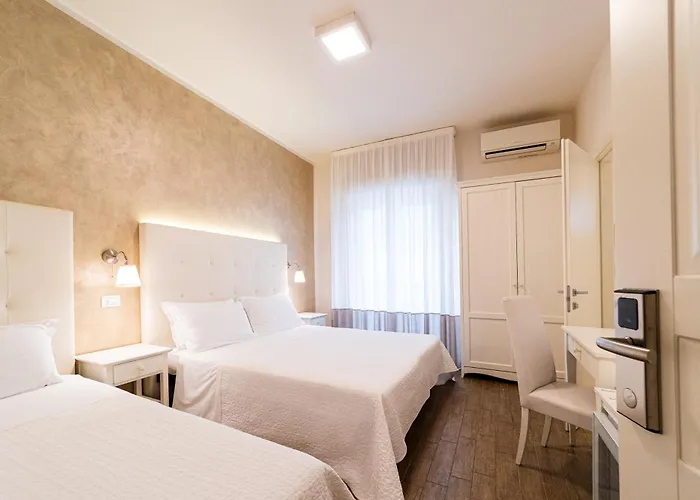 Hotel Soraya - Spiaggia Sawasdee With Beach, Restaurant & Parking Riccione