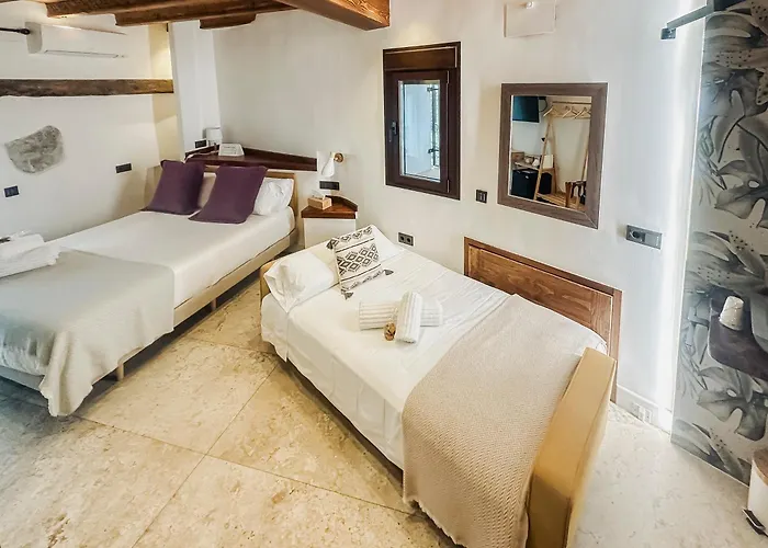 Hotel Boutique Poeta Jorge Manrique