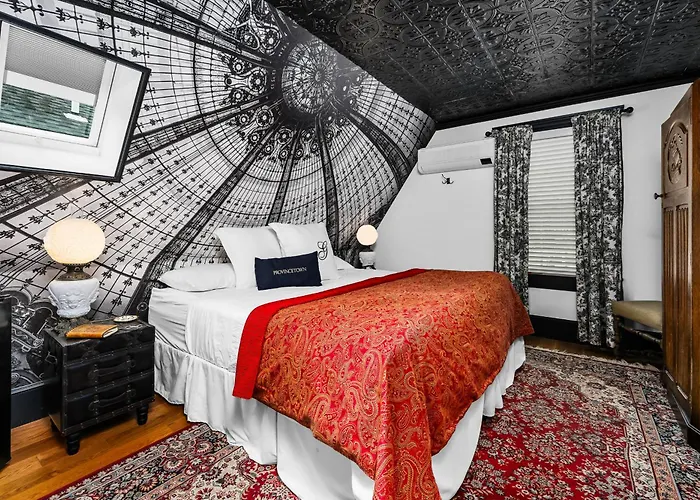Gaslamp Bed And Breakfast