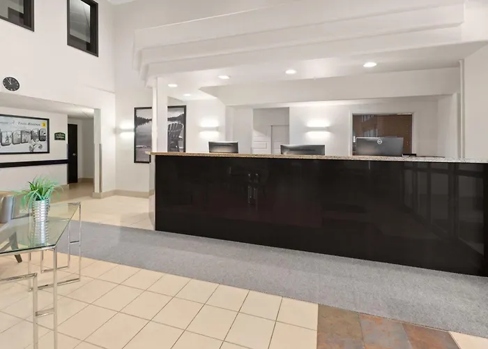 Super 8 By Wyndham Trois-Rivieres