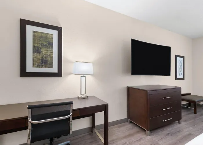 Wingate By Wyndham Destin