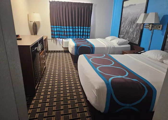 Super 8 By Wyndham Lincoln West