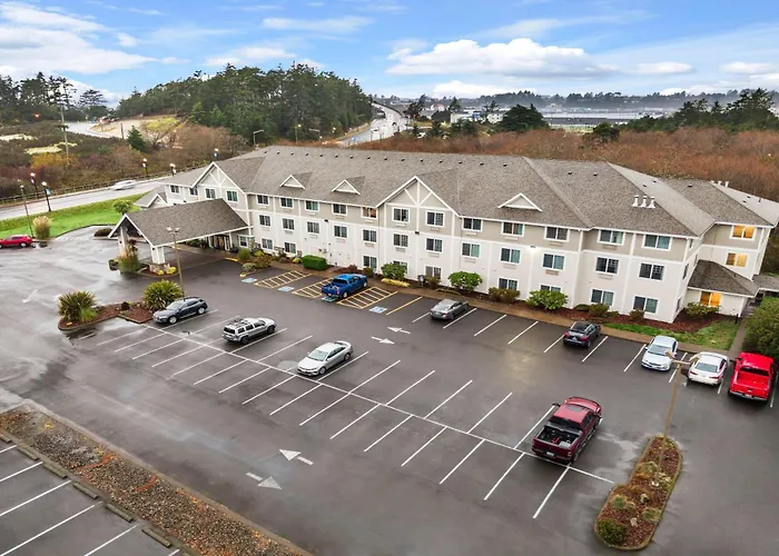 La Quinta By Wyndham Newport Hotel