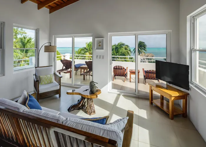 Weezie'S Ocean Front And Garden Cottages