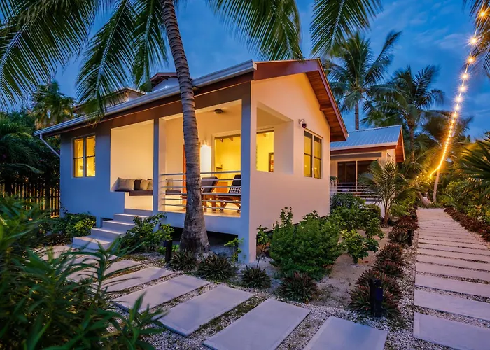 Weezie'S Ocean Front And Garden Cottages