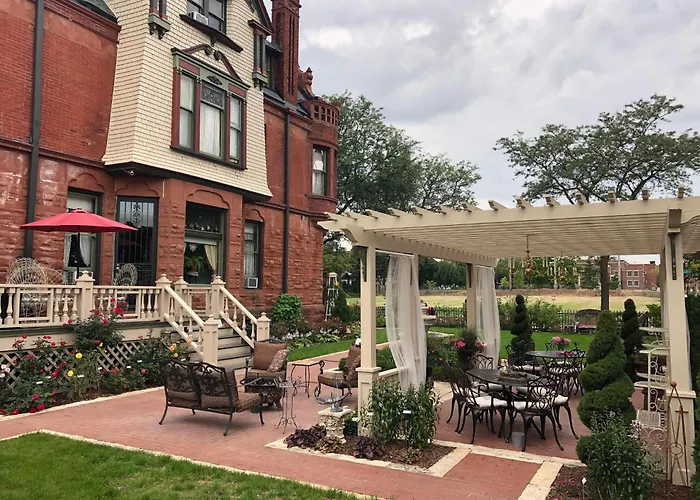 Schuster Mansion Bed & Breakfast