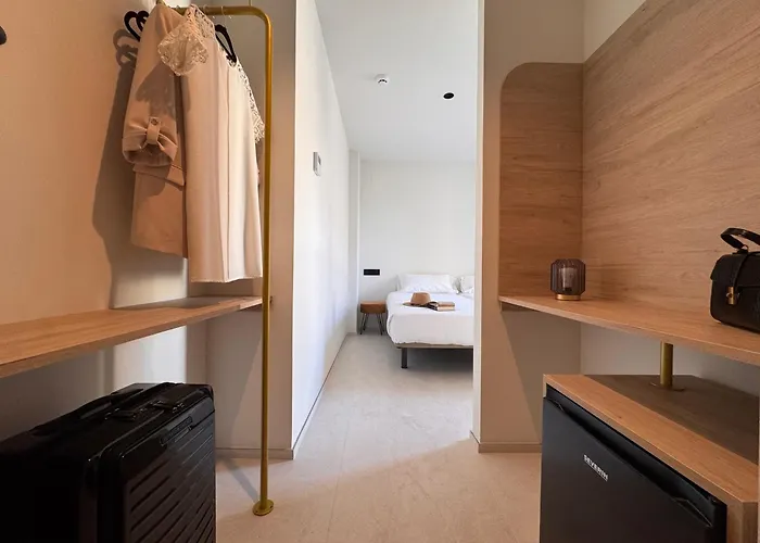 Hugo Beach Hotel & Apartments