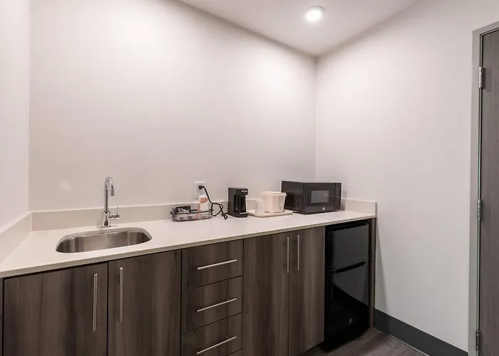 Comfort Suites Colorado Springs East - Medical Center Area