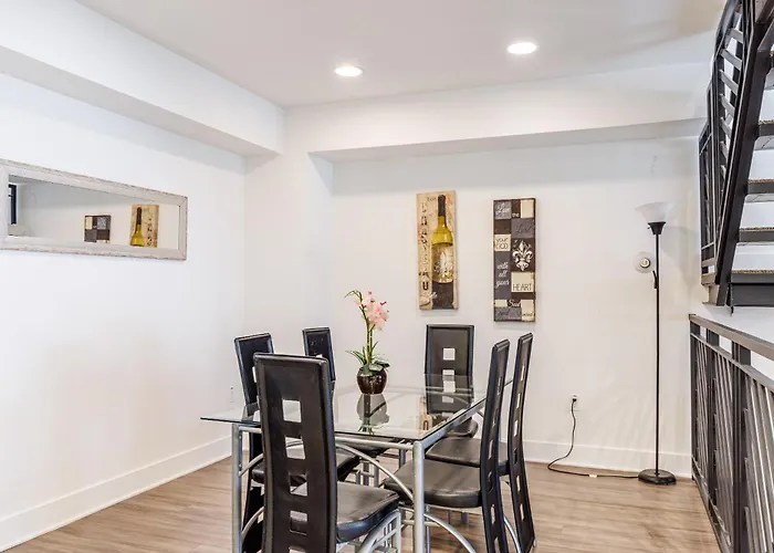 Sunset Boulevard Apartments