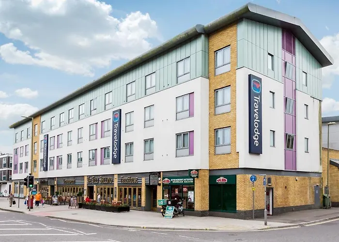 Travelodge Farnborough Central