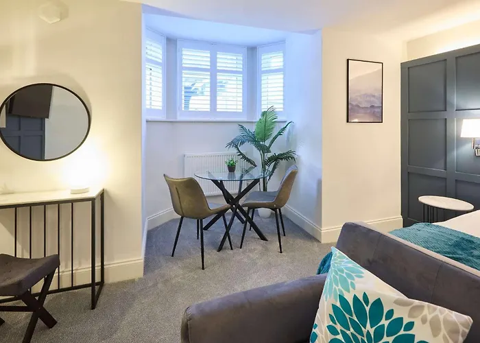 Host & Stay - The Langley Hotel