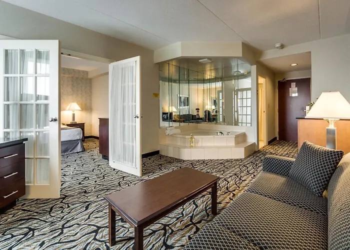 Monte Carlo Inn Oakville Suites