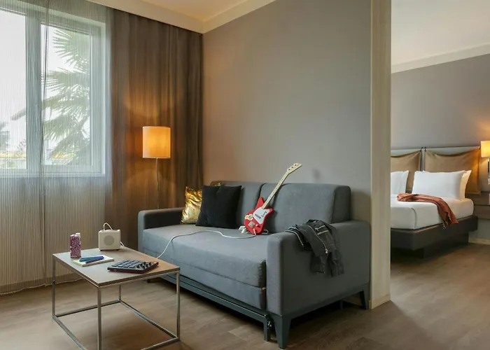 Hotel Moxy Milan Malpensa Airport Case Nuove 