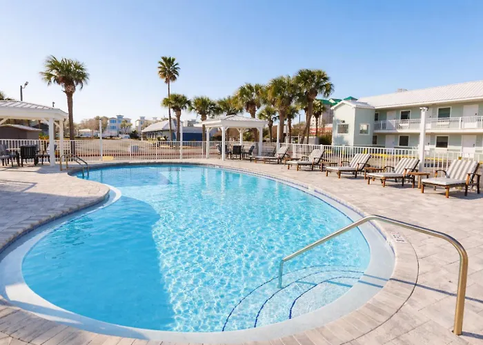 Destin Inn & Suites