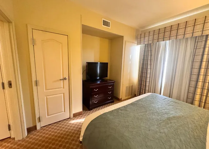 Hotel Pineville & Conference Center Alexandria I-49