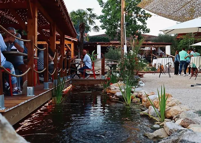 L'Alcove Hotel Restaurant Villematier