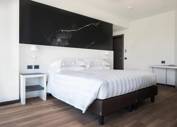 Life Hotel
