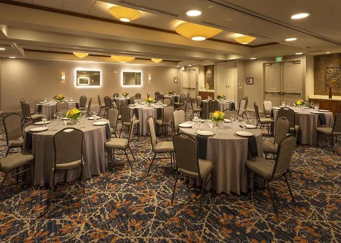 Hilton Garden Inn Seattle/