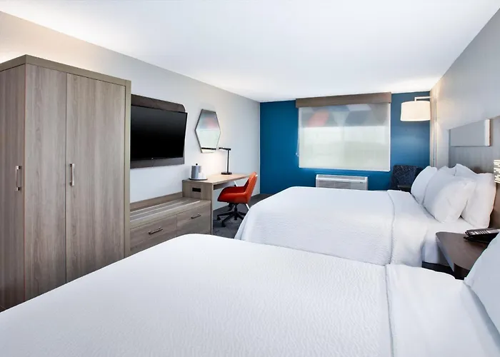 Holiday Inn Express & Suites Defiance By Ihg