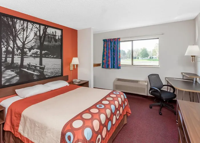 Super 8 By Wyndham Washington/Peoria Area