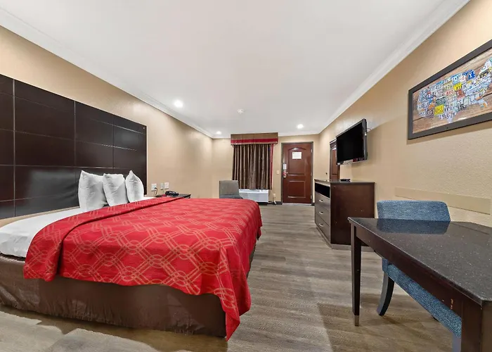 Econo Lodge Inn & Suites Escondido Downtown