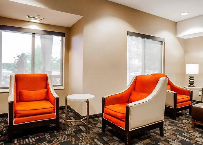 Comfort Suites Independence - Kansas City