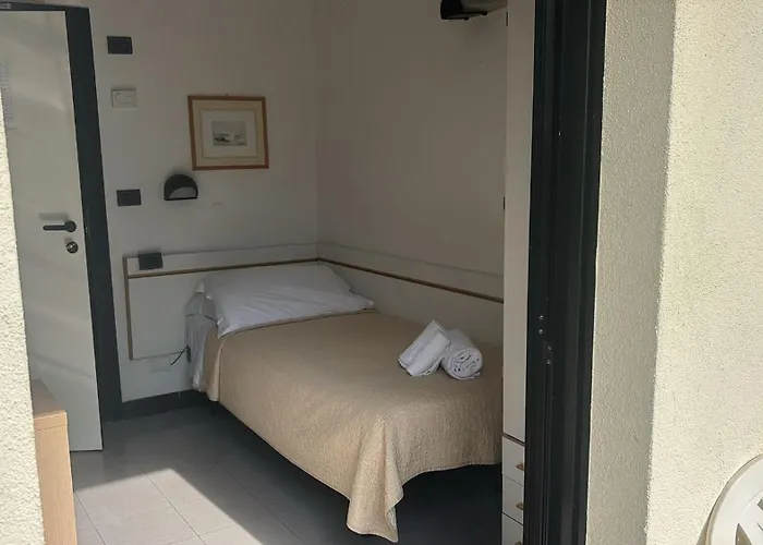 Hotel Garisenda -B&B&Brunch in centro a Riccione-