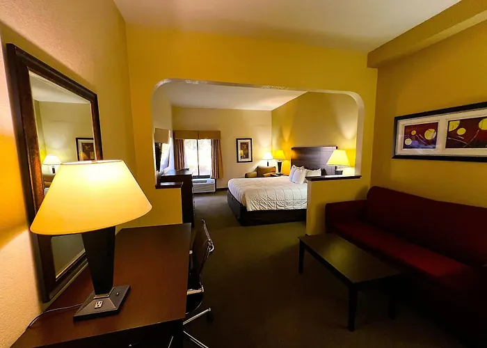Comfort Inn & Suites Moss Point Pascagoula