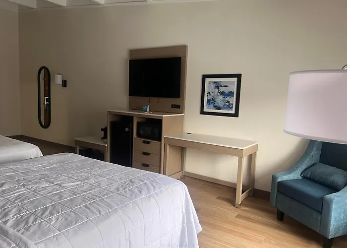 Days Inn & Suites By Wyndham Lexington