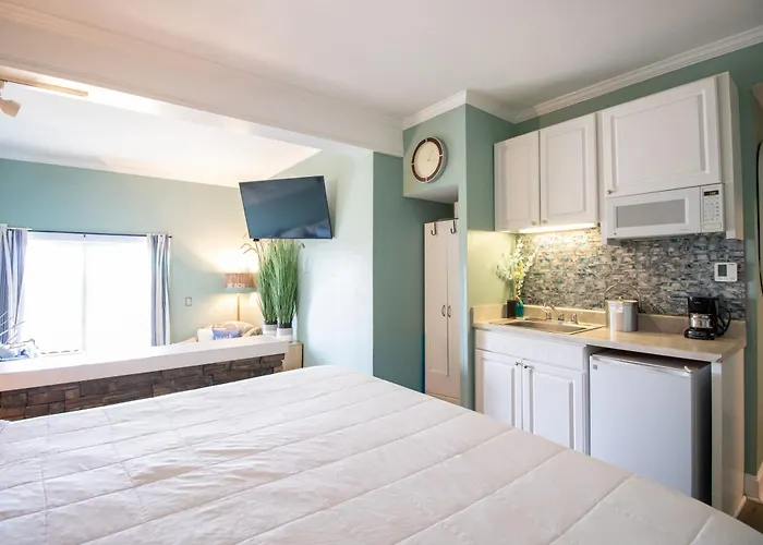 Palm Suites Atlantic Beach