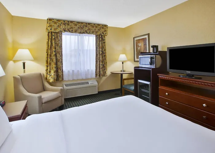 Quality Inn Marshall Near I-69
