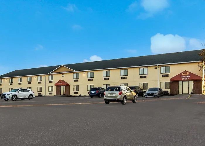 Econo Lodge Inn & Suites